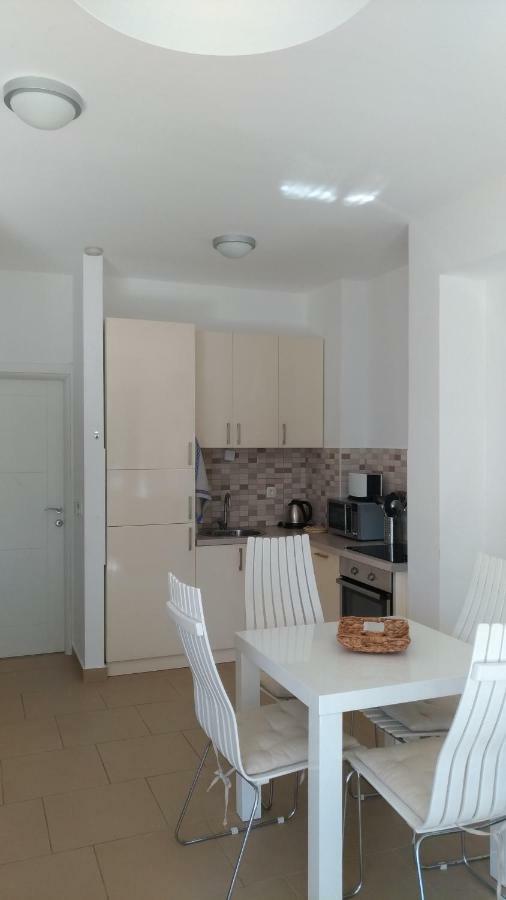 Apartments Acacia Hill Дженовичи Экстерьер фото